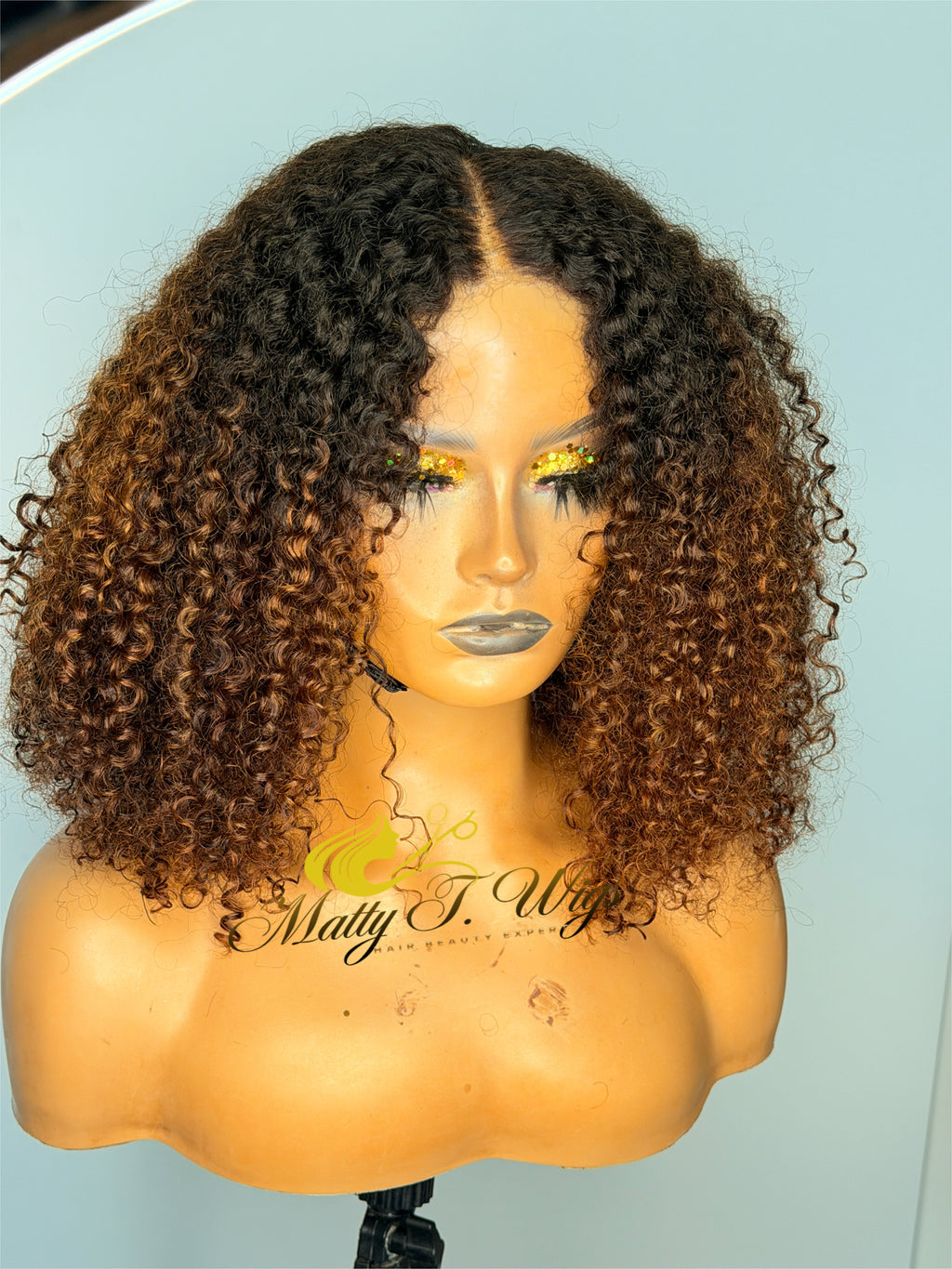Diva-Kinky curly brown Wig HD closure