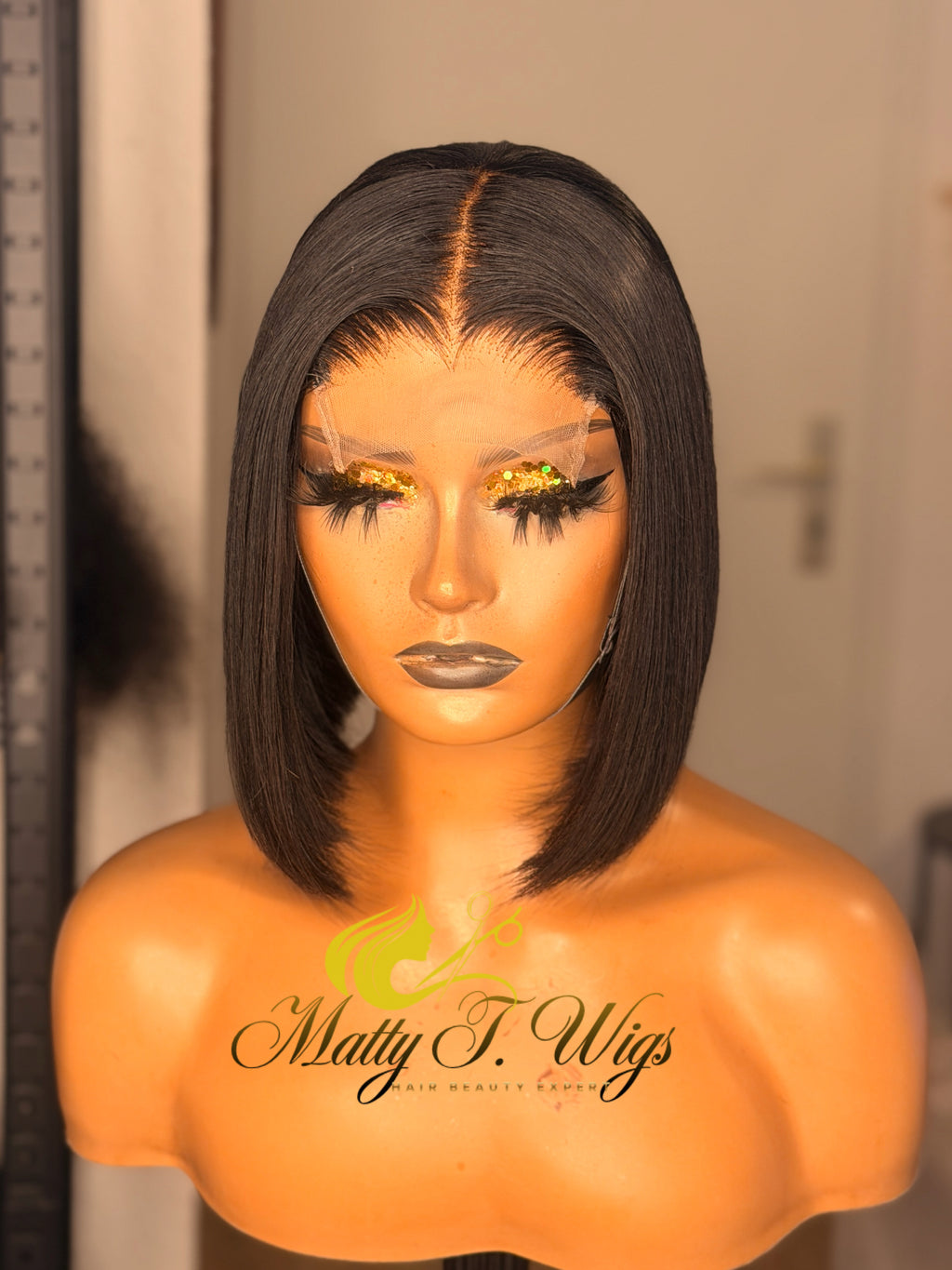 Saphira Bob Wig