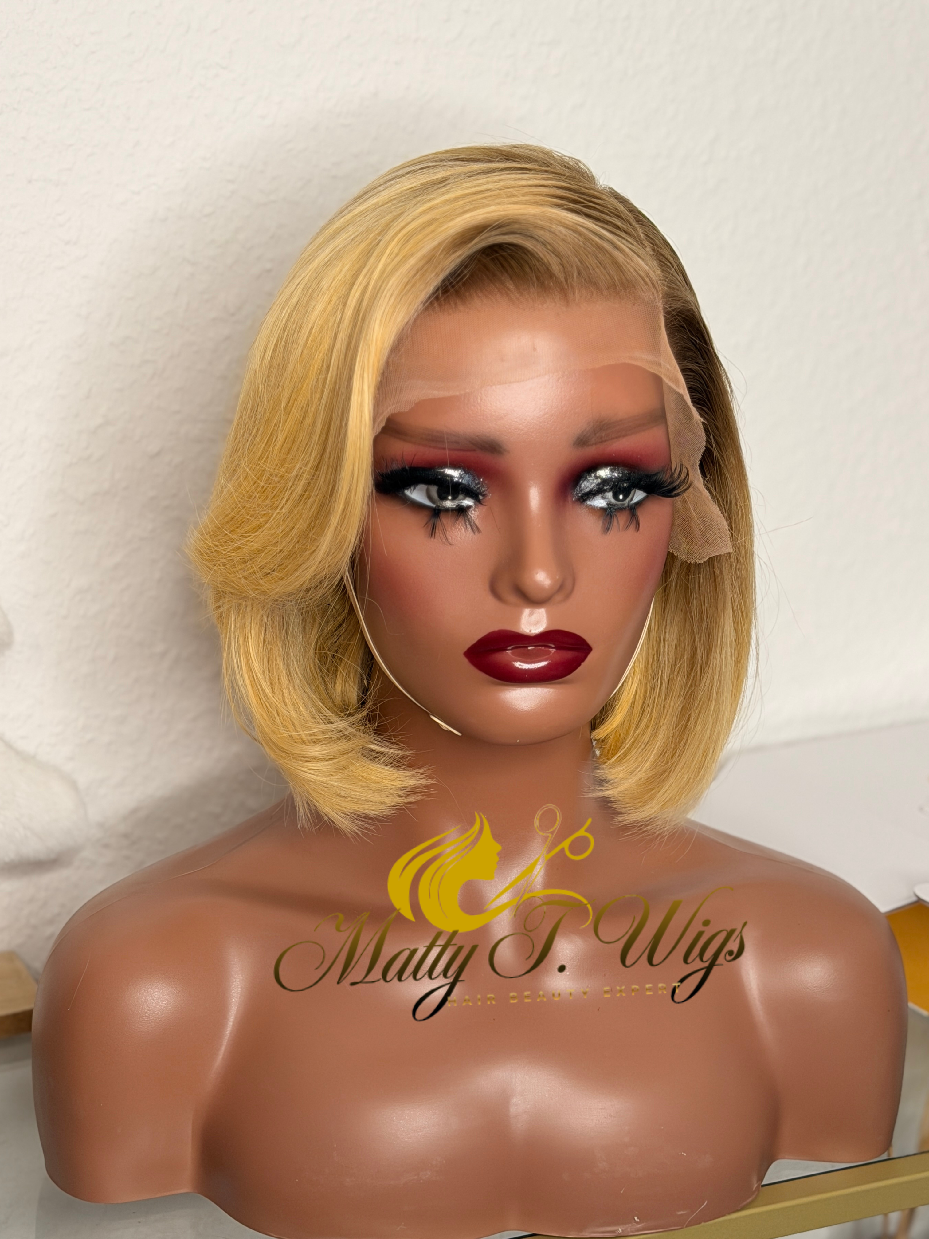 Ines-Blonde bob Wig